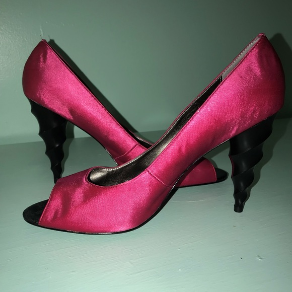 Bisou Bisou Pink Spiral Heels - Picture 1 of 6